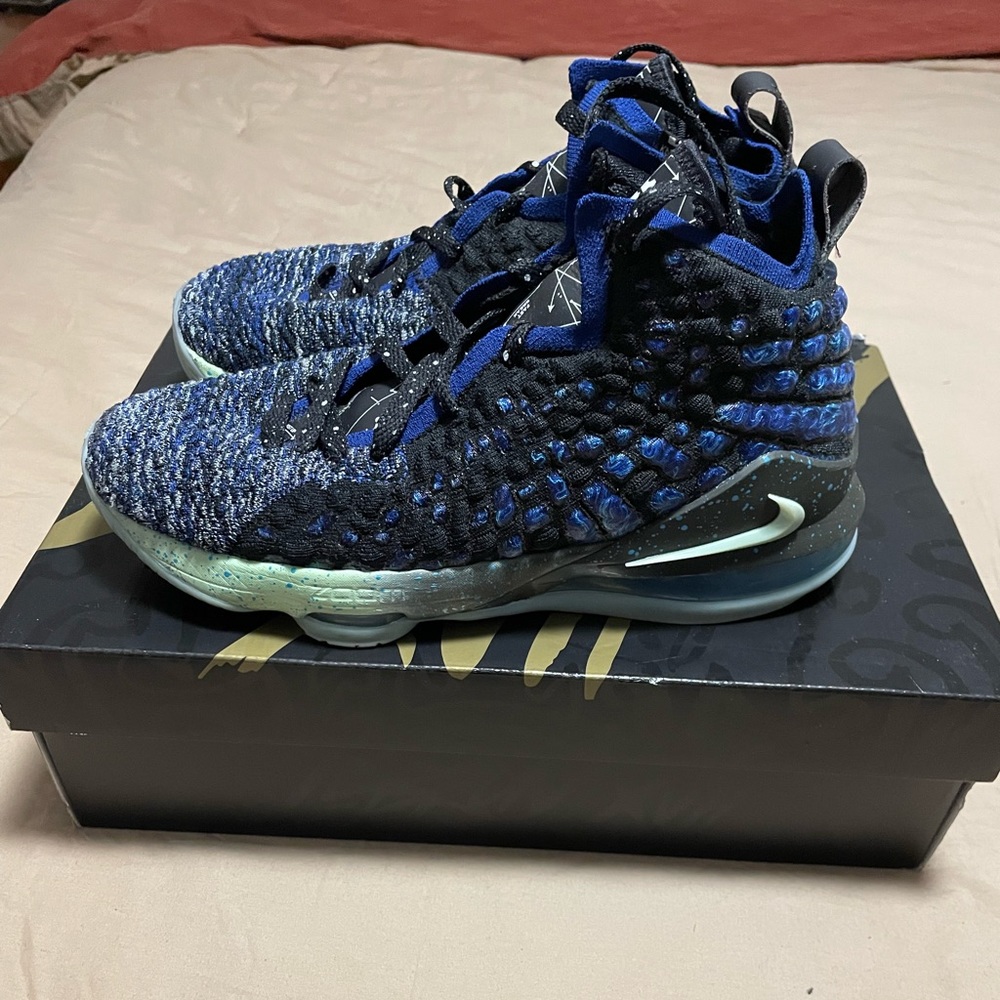 Kids Lebron XVII